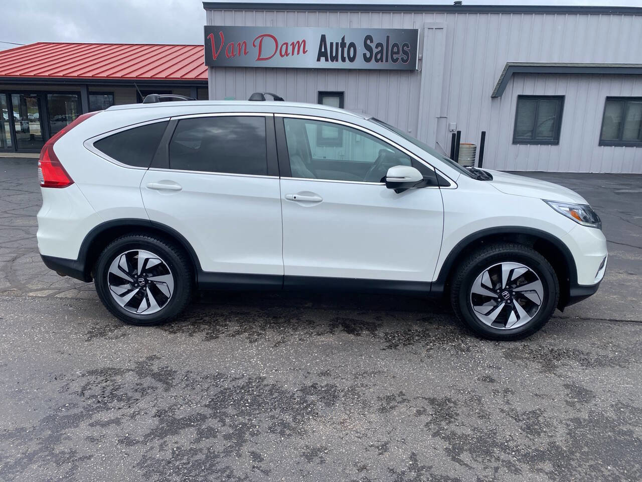 Used 2016 Honda CR-V Touring image 1