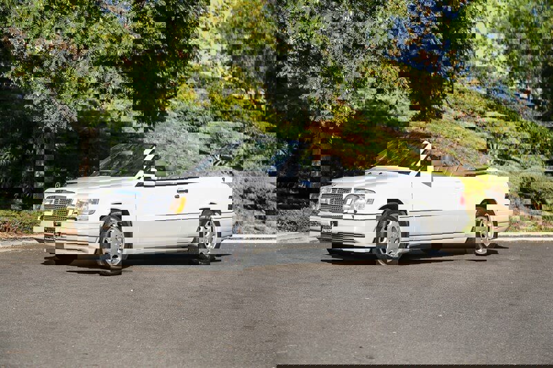 Used 1995 Mercedes-Benz E 320 Convertible image 12