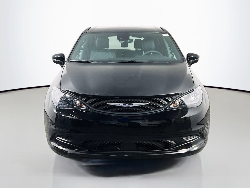 New 2027 Chrysler Pacifica LX FWD image 2
