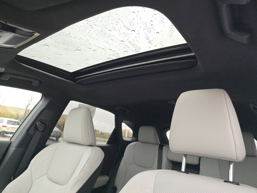 Used 2025 Lexus RX 350 Premium image 3