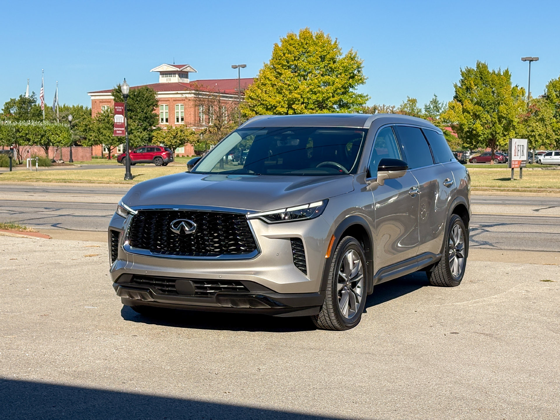 Used 2023 INFINITI QX60 Luxe w/ Cargo Package AWD/4WD image 5