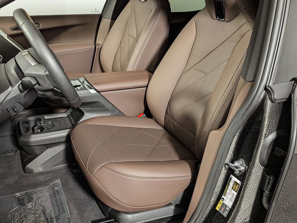 Used 2025 BMW iX xDrive50 w/ Premium Package image 18