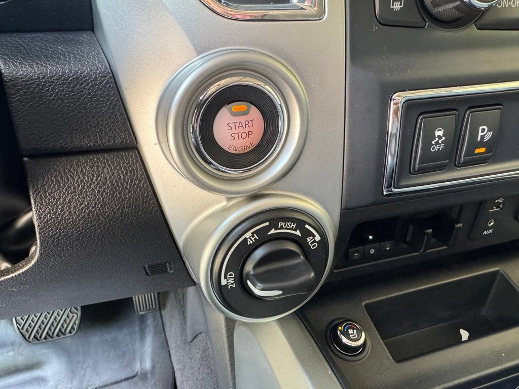 Used 2016 Nissan Titan PRO-4X w/ Pro-4x Convenience Package AWD/4WD image 24