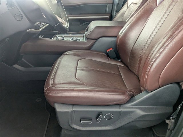 Used 2023 Ford Expedition Max Limited image 14