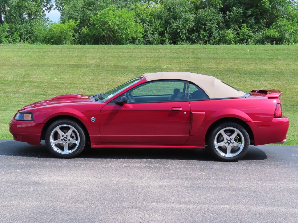 Used 2004 Ford Mustang GT RWD image 34