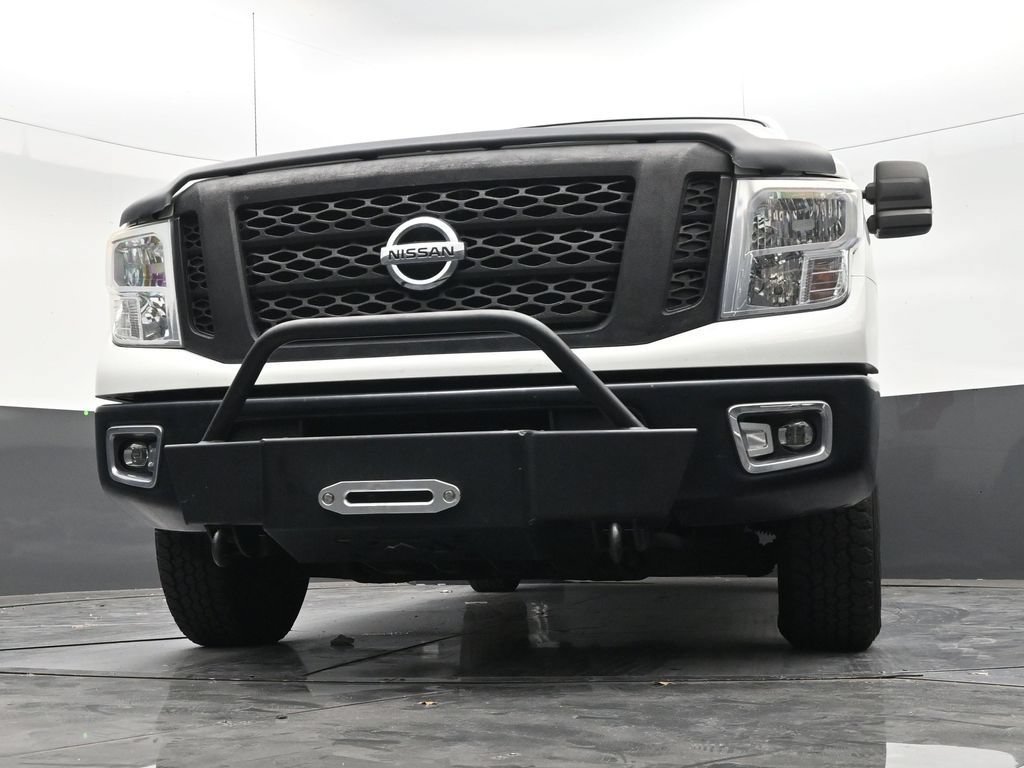 Used 2017 Nissan Titan S AWD/4WD image 27