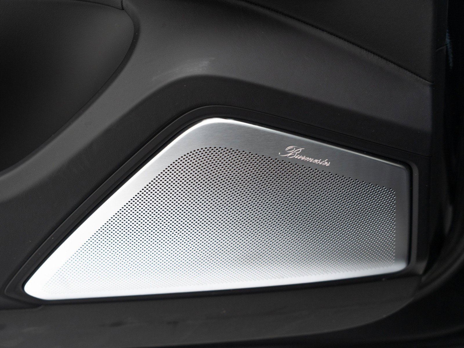 Certified 2025 Porsche Cayenne GTS image 22