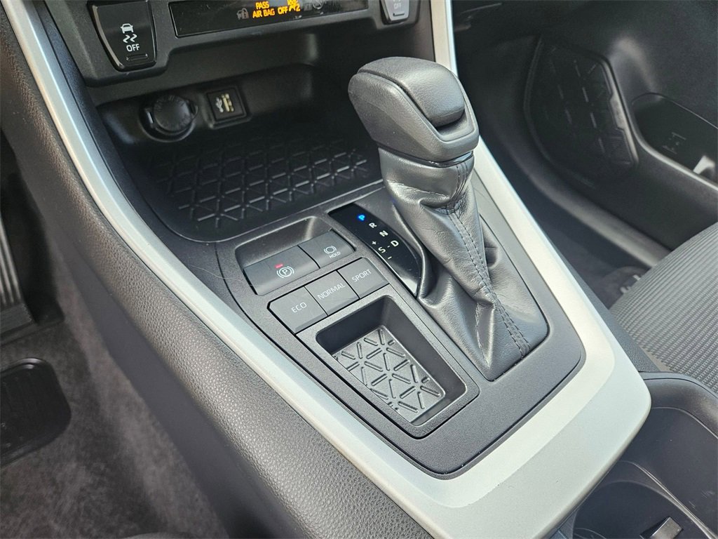 Used 2024 Toyota RAV4 LE image 25