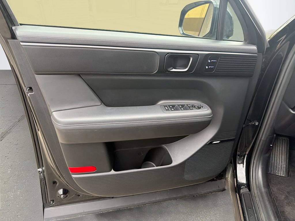 Used 2025 Hyundai Santa Fe Calligraphy FWD image 22
