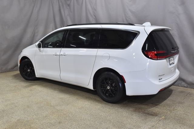 Certified 2022 Chrysler Pacifica Touring-L image 6