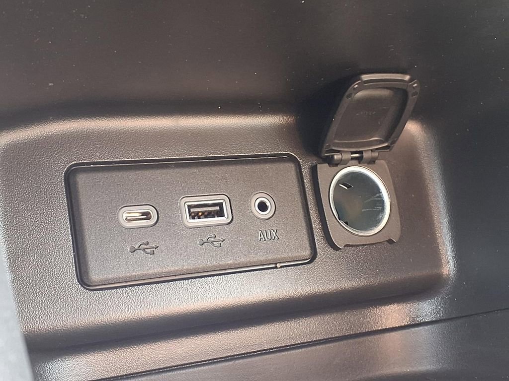 Used 2021 Chevrolet Equinox LT w/ LPO, Floor Liner Package image 21