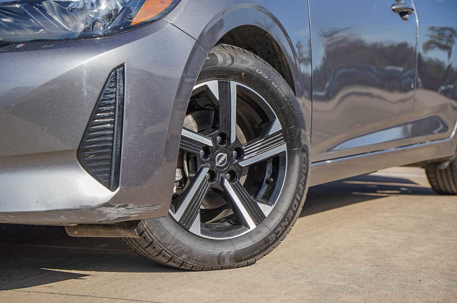 Used 2024 Nissan Sentra SV image 2