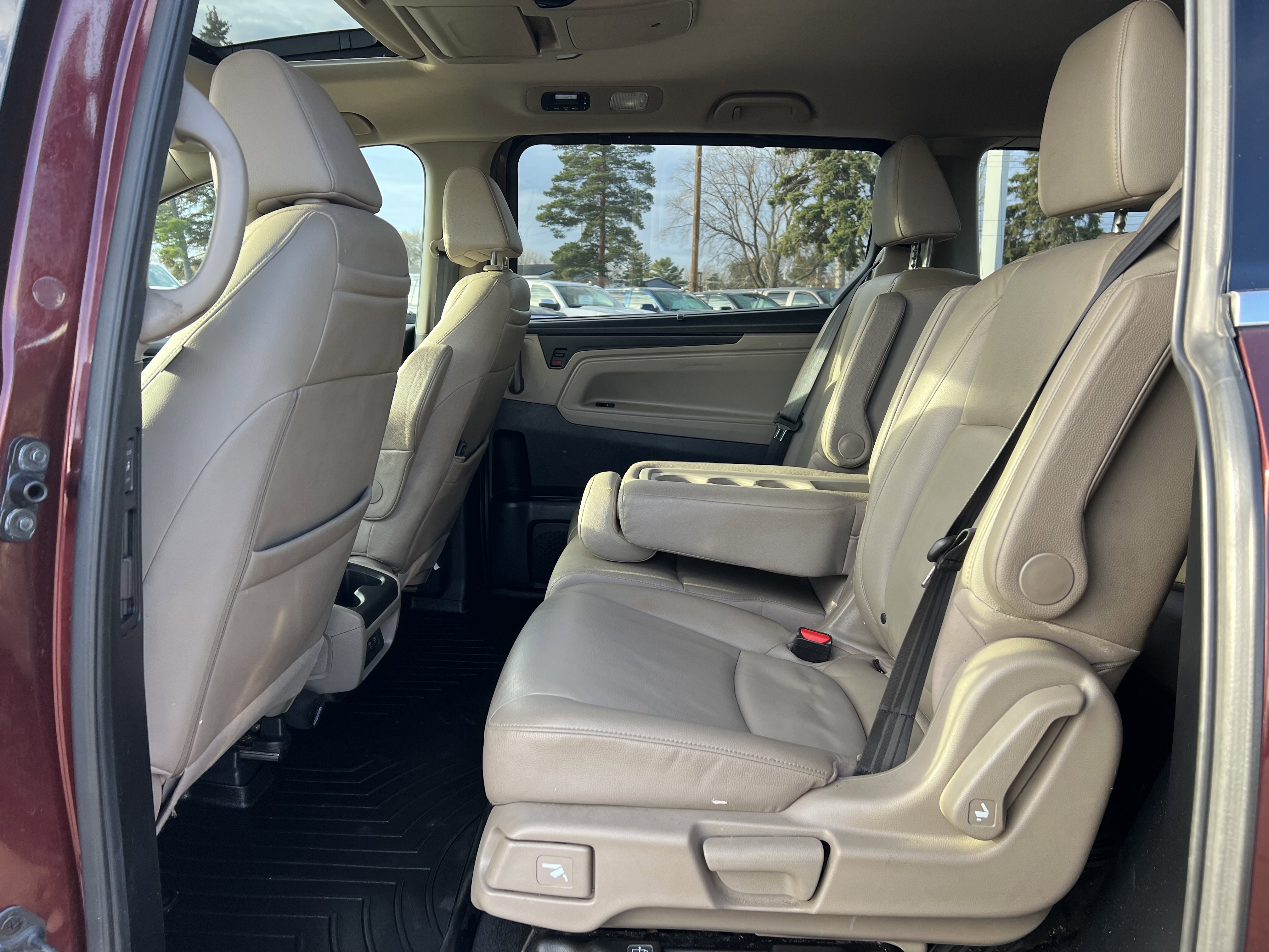 Used 2018 Honda Odyssey Elite image 14