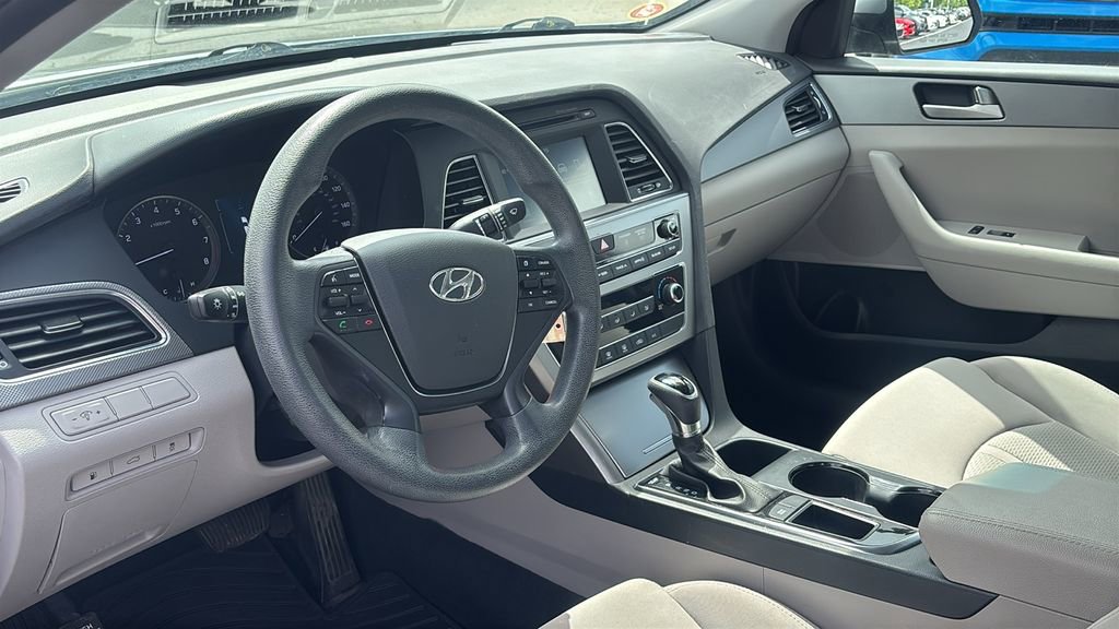 Used 2017 Hyundai Sonata SE w/ Winter Weather Package FWD image 25