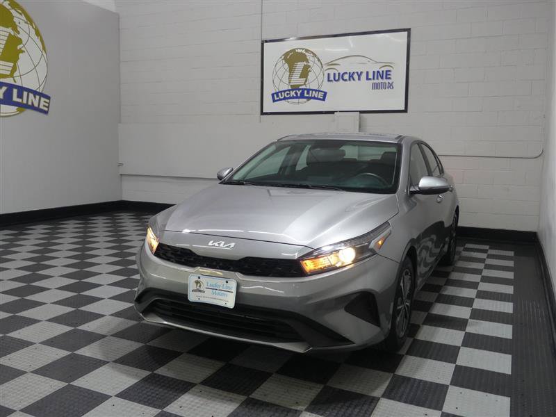 Used 2023 Kia Forte LXS w/ LXS Technology Package FWD image 5