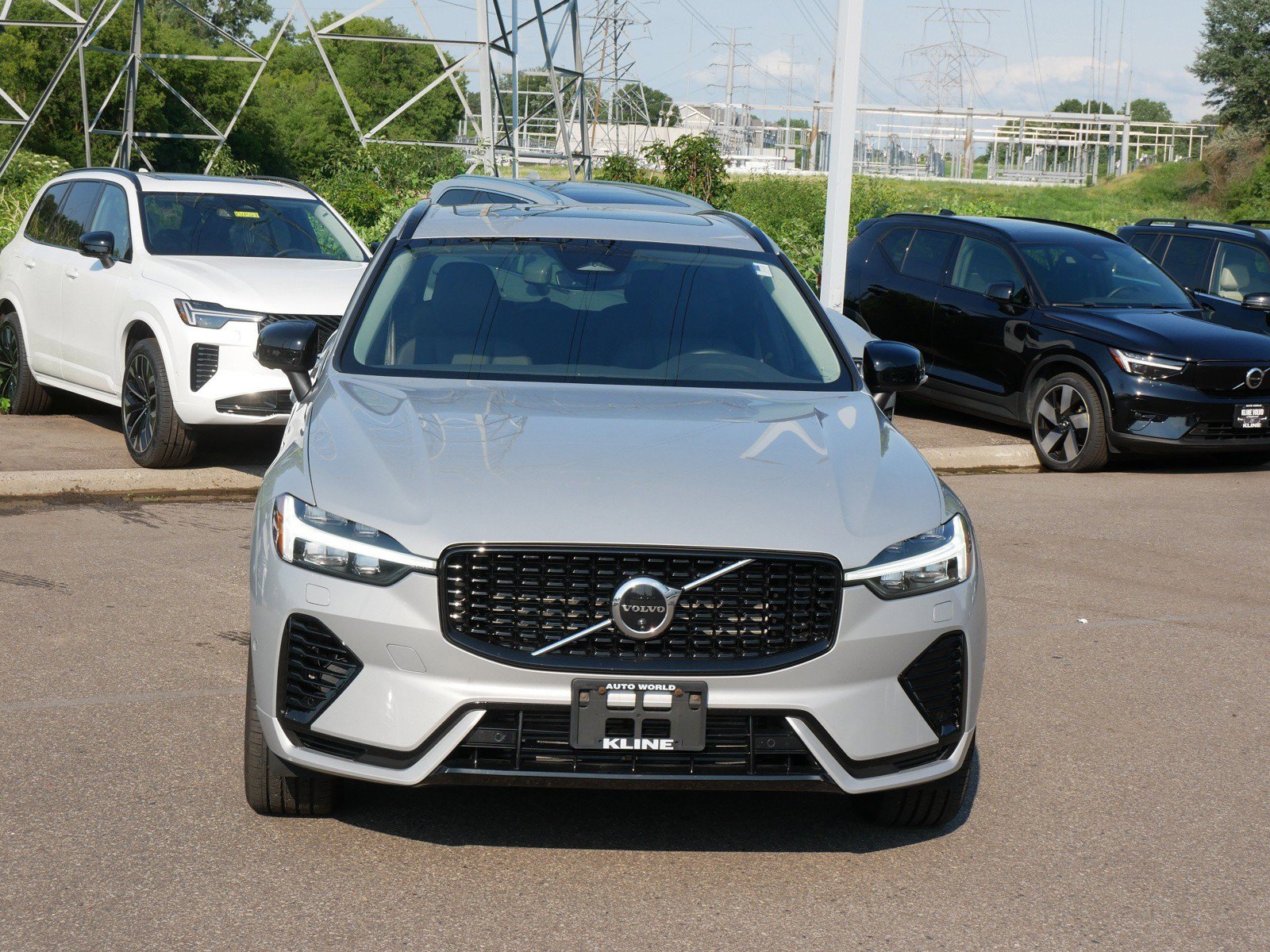 Certified 2024 Volvo XC60 T8 Plus w/ Climate Package AWD/4WD image 2