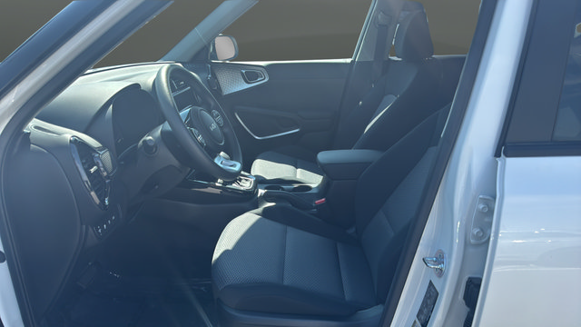 Certified 2025 Kia Soul S FWD image 9