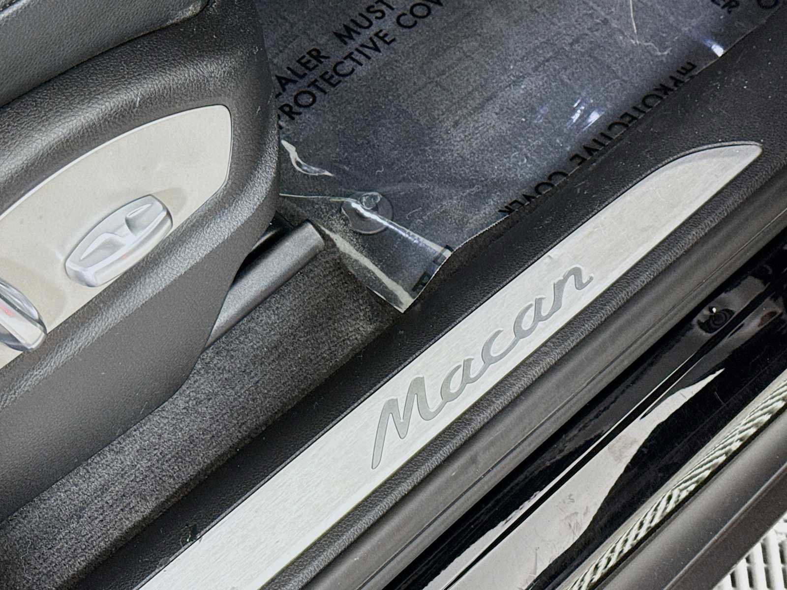 Used 2017 Porsche Macan image 30