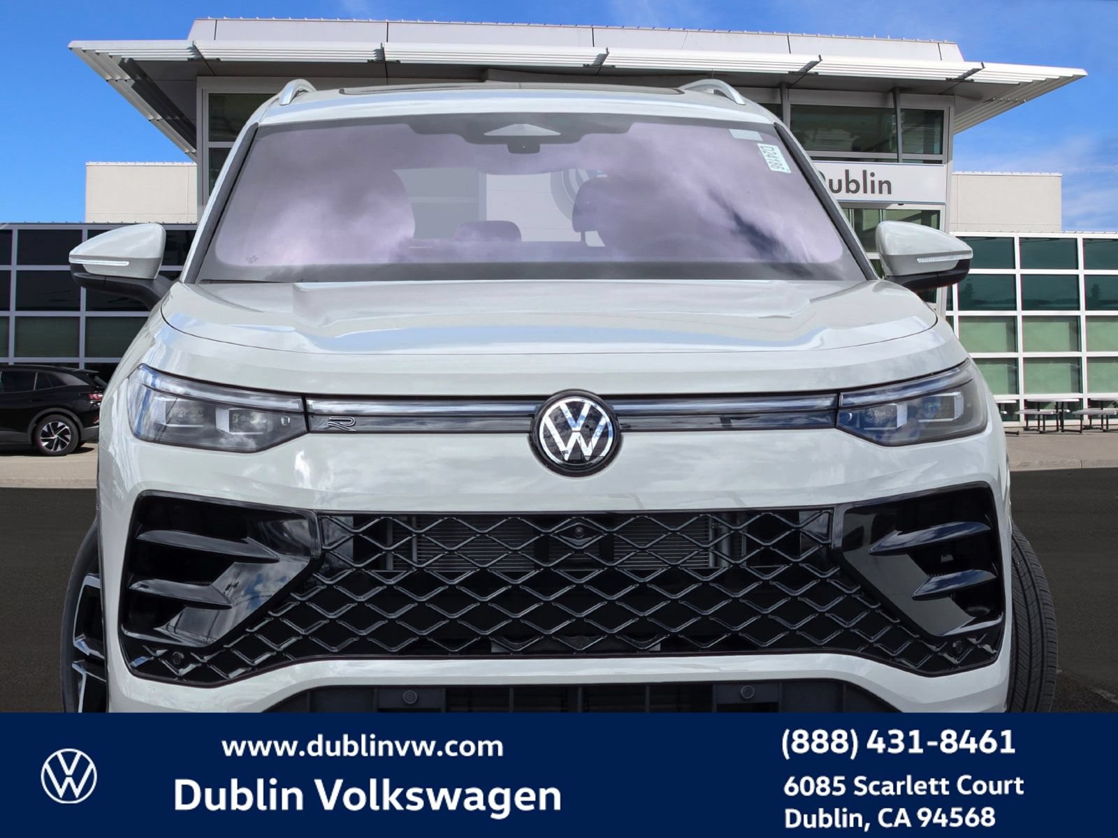 New 2026 Volkswagen Tiguan SEL R-Line AWD/4WD image 2