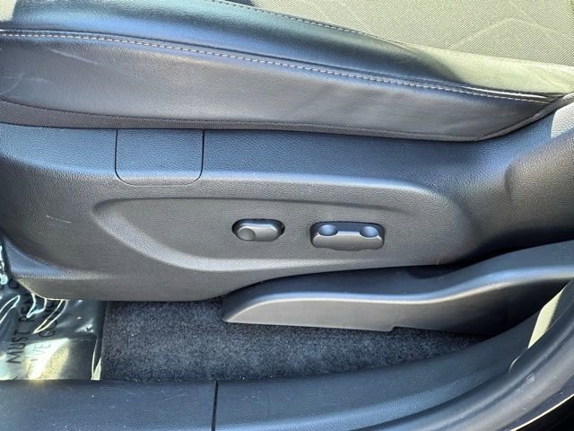 Used 2021 Chevrolet Trax LT w/ Redline Edition image 25