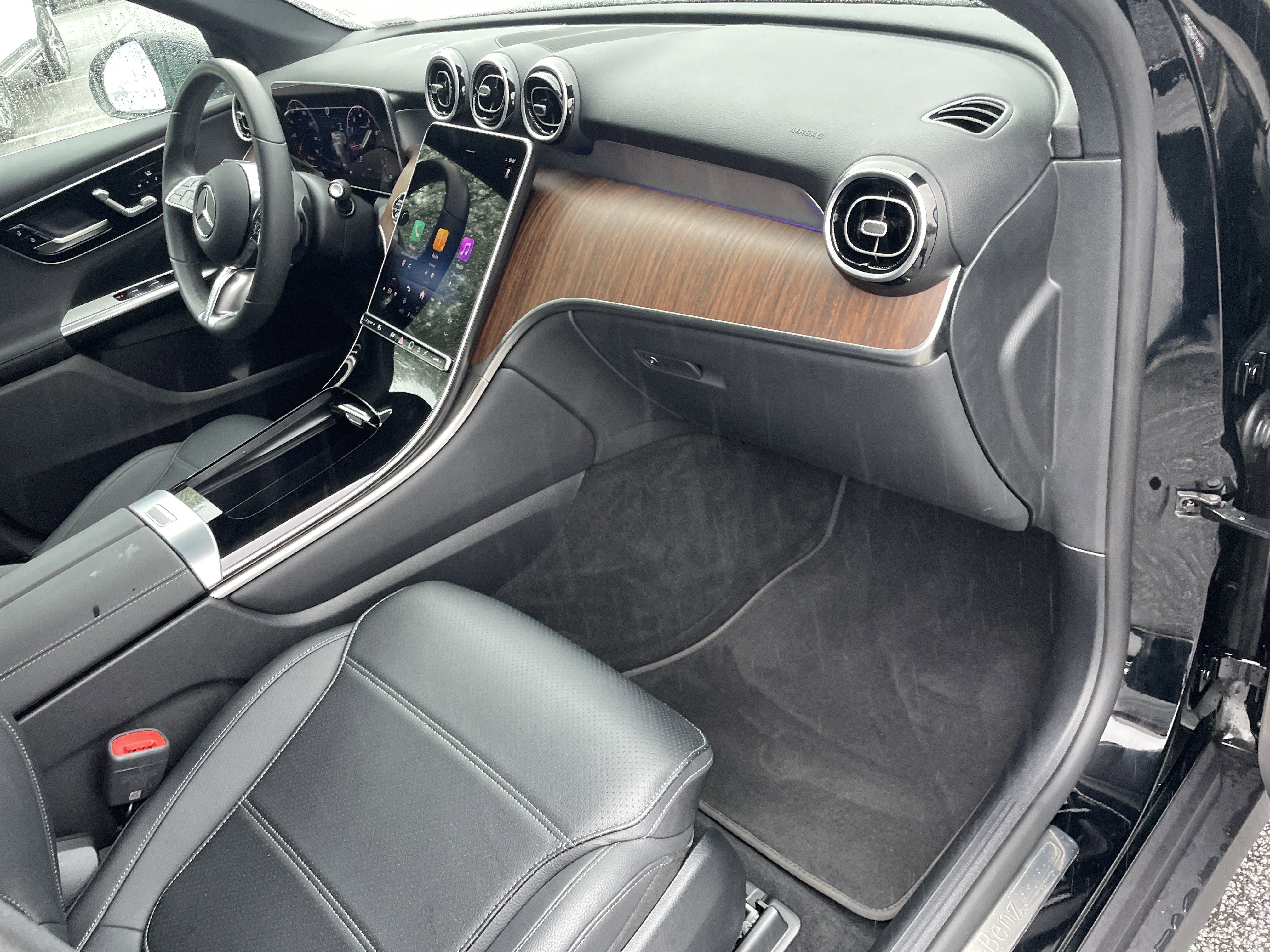 Certified 2025 Mercedes-Benz GLC 300 4MATIC image 46