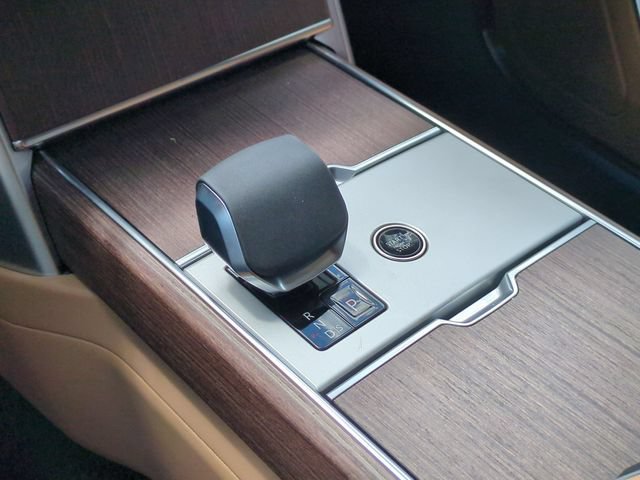 New 2026 Land Rover Range Rover Long Wheelbase SE AWD/4WD image 9