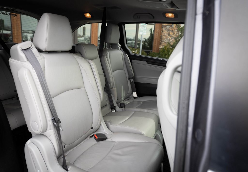 Used 2018 Honda Odyssey EX-L image 32