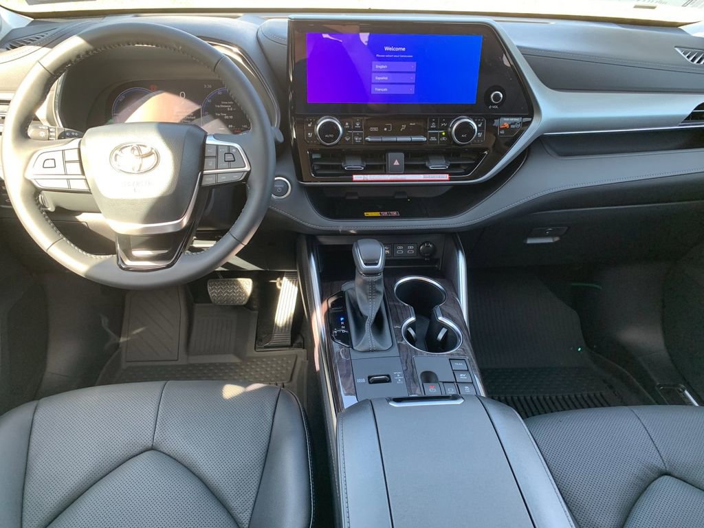New 2026 Toyota Highlander Platinum AWD/4WD image 15