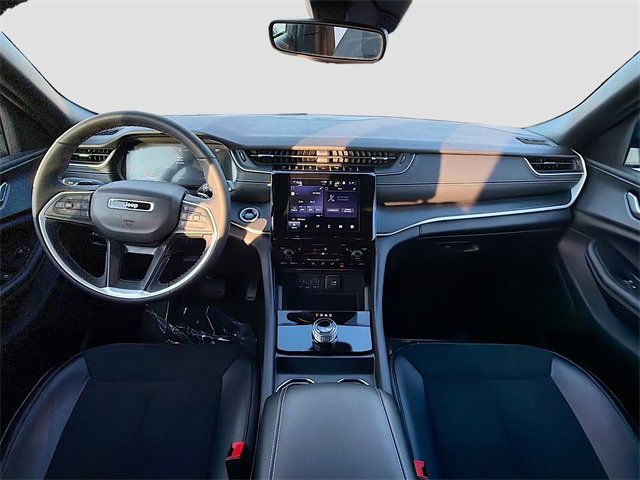 Used 2024 Jeep Grand Cherokee L Altitude image 16