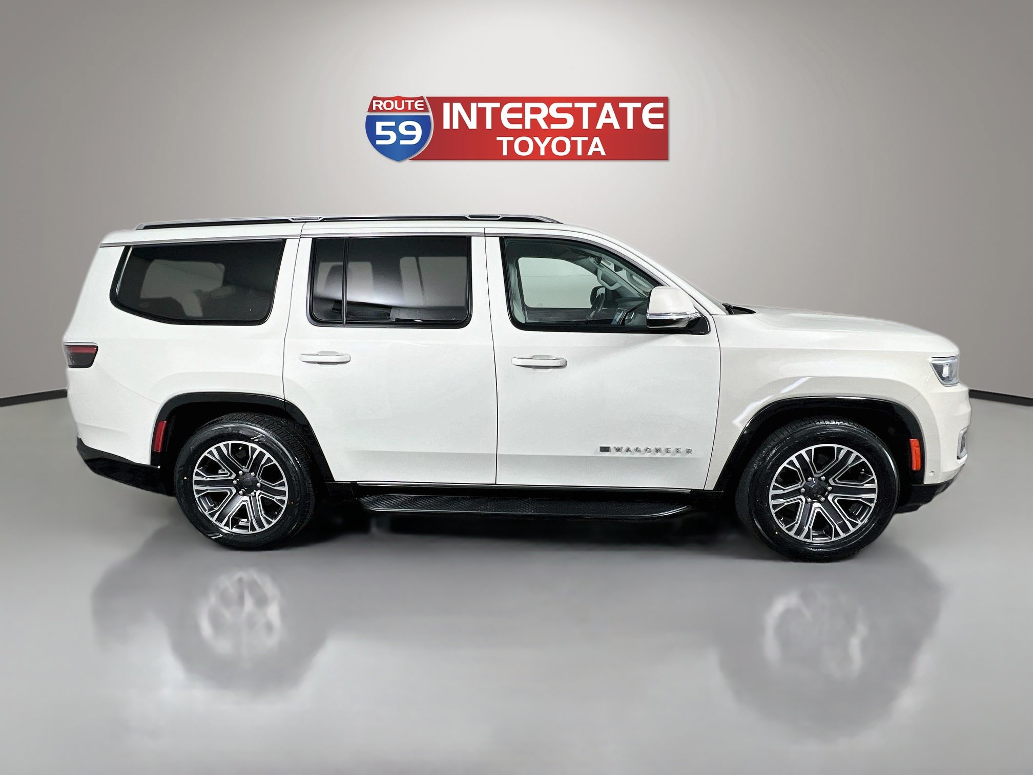 Used 2022 Jeep Wagoneer Series III w/ Rear Seat Video Group 1 AWD/4WD image 8