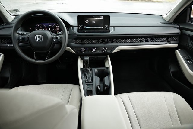 Used 2023 Honda Accord LX image 25