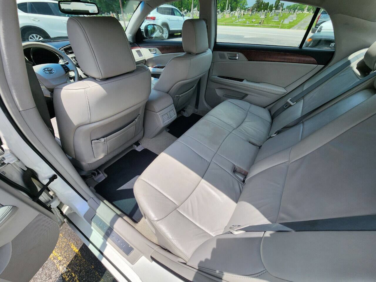 Used 2012 Toyota Avalon image 23