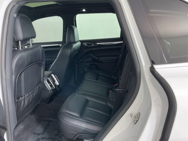 Used 2017 Porsche Cayenne AWD/4WD image 26