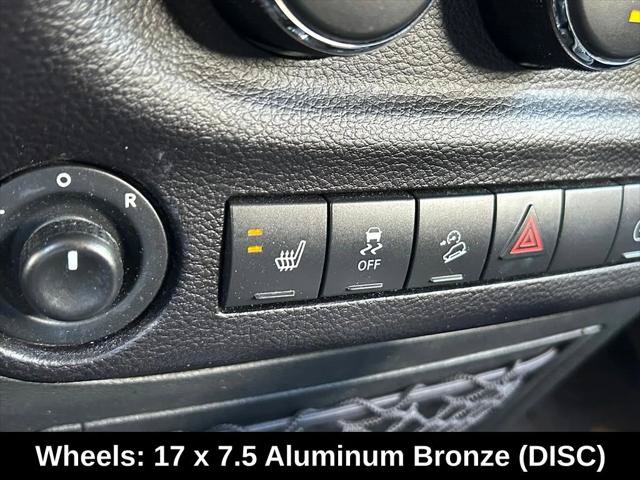 Certified 2017 Jeep Wrangler Unlimited Sahara AWD/4WD image 27