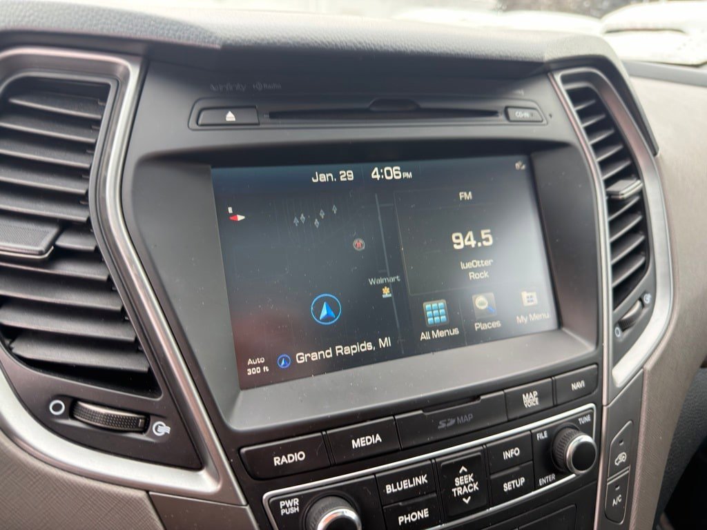 Used 2017 Hyundai Santa Fe Sport FWD image 23