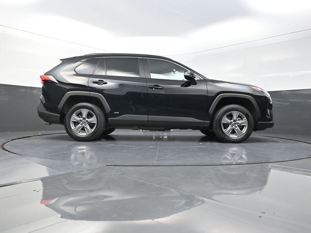 Used 2025 Toyota RAV4 XLE image 28