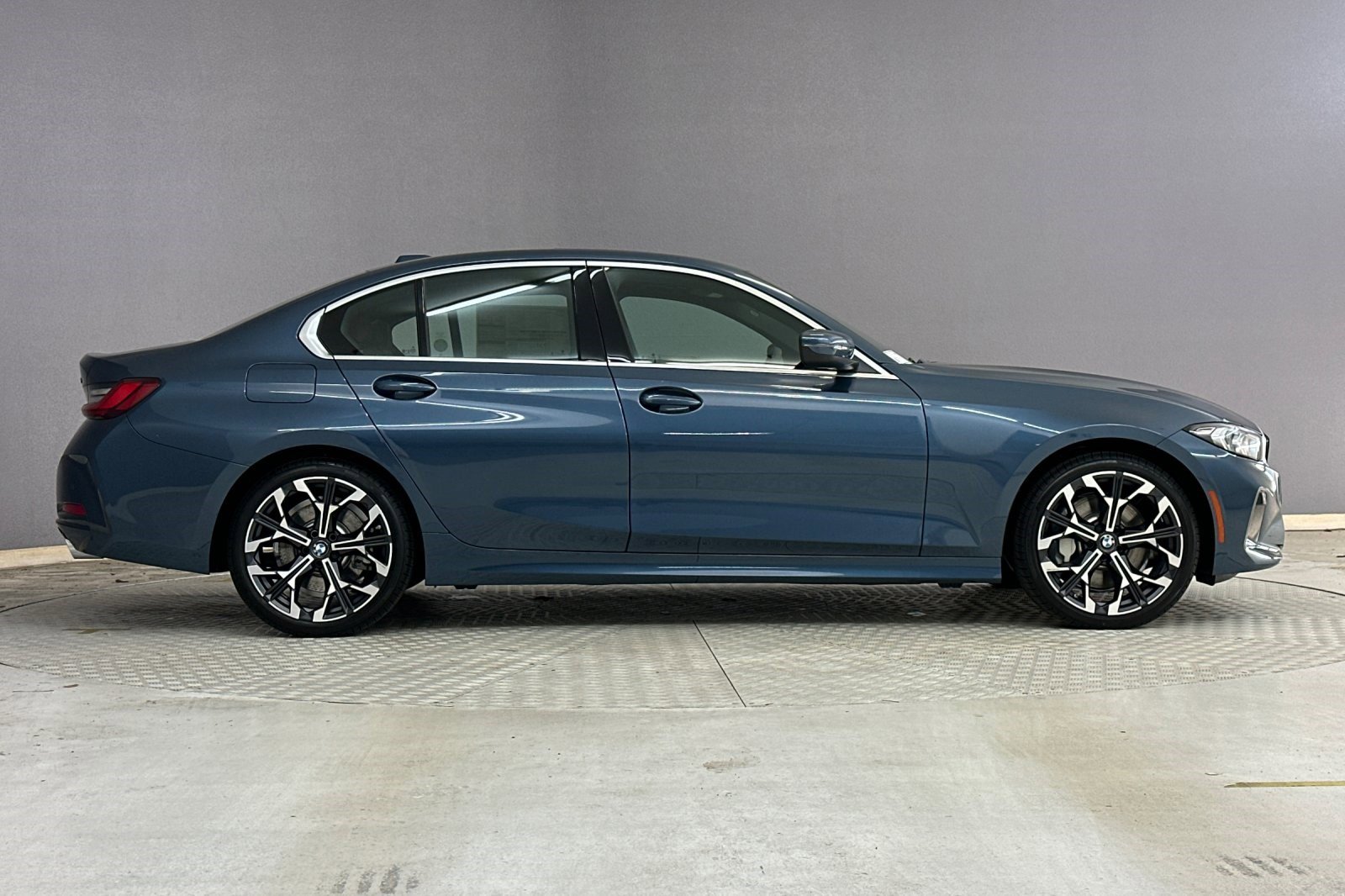 New 2026 BMW 330i Sedan w/ Convenience Package image 7