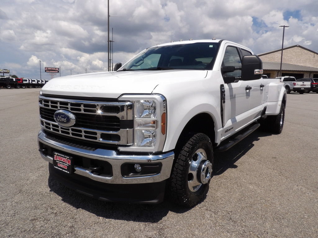 Used 2025 Ford F350 XLT AWD/4WD image 61