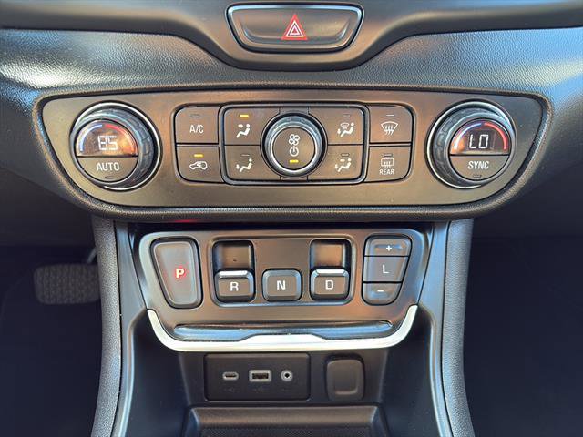 Used 2021 GMC Terrain SLE w/ Driver Convenience Package FWD image 22