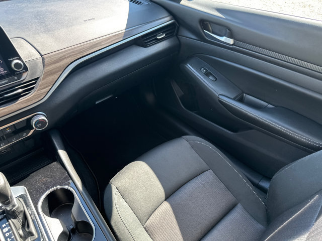 Used 2024 Nissan Altima 2.5 SV AWD/4WD image 22