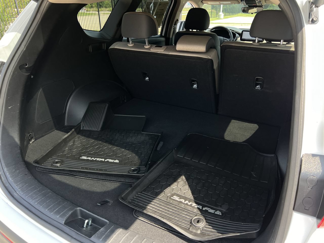Used 2023 Hyundai Santa Fe SEL w/ Winter Weather Package FWD image 24