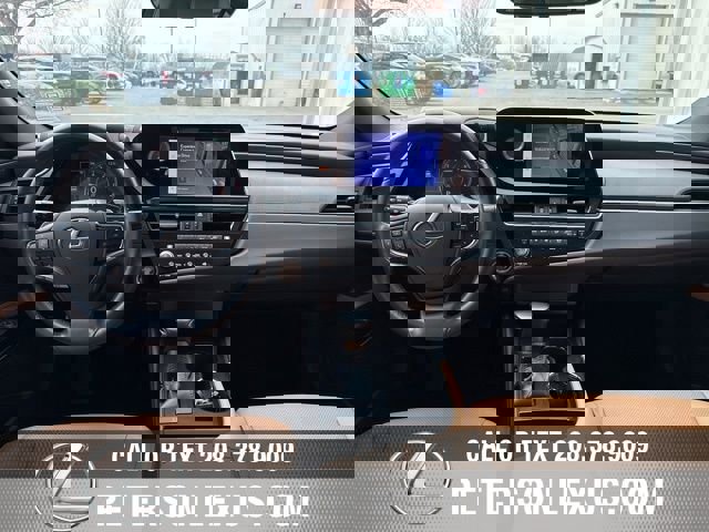 Used 2024 Lexus ES 350 w/ Accessory Package (Z2) image 18