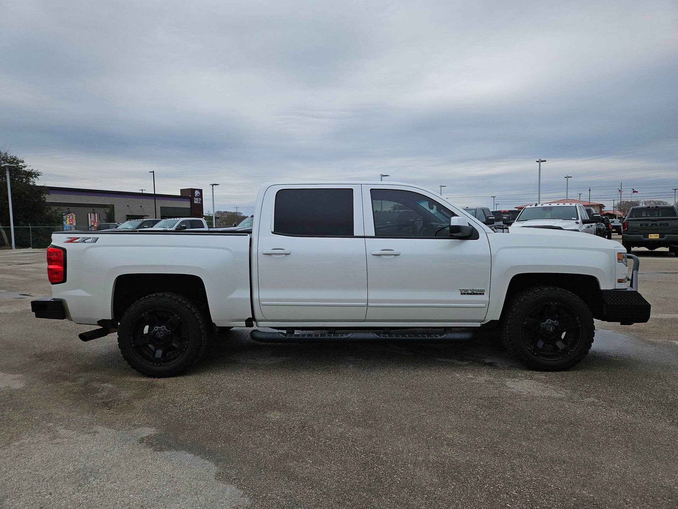 Used 2018 Chevrolet Silverado 1500 LT w/ Texas Edition image 2