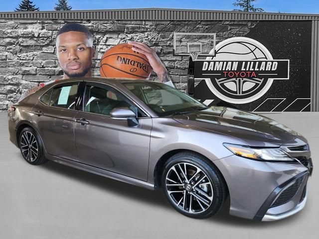 Used 2024 Toyota Camry XSE w/ Navigation Package FWD image 1