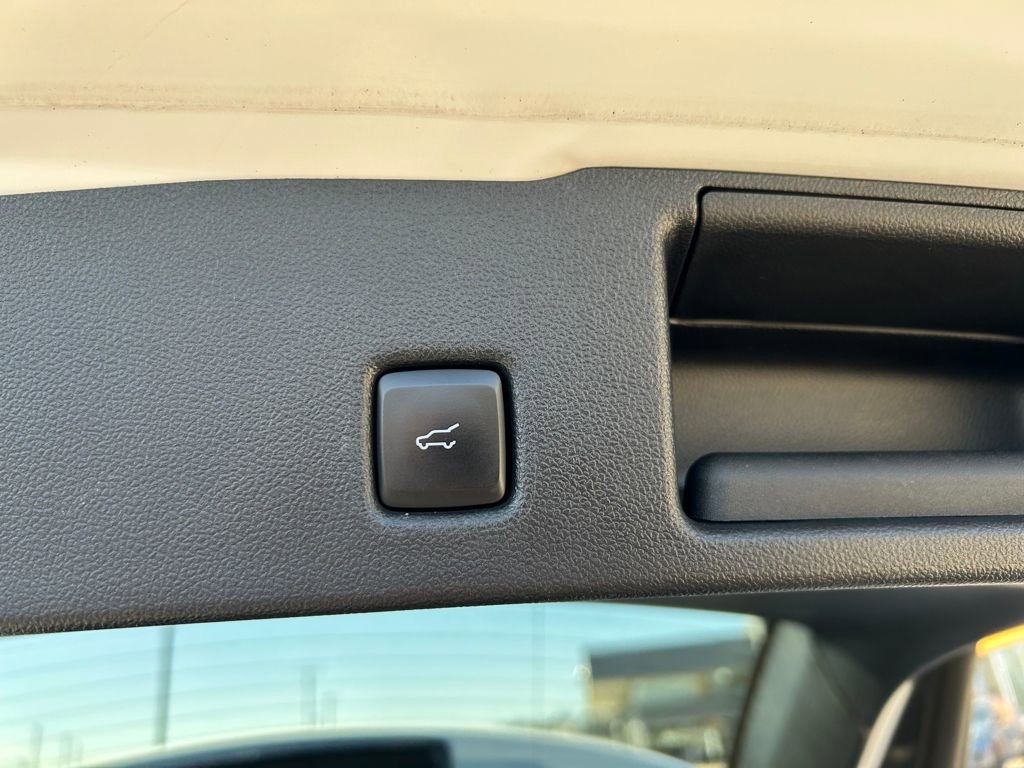 Used 2020 Ford Escape Titanium w/ Titanium Premium Package 2.0 image 29