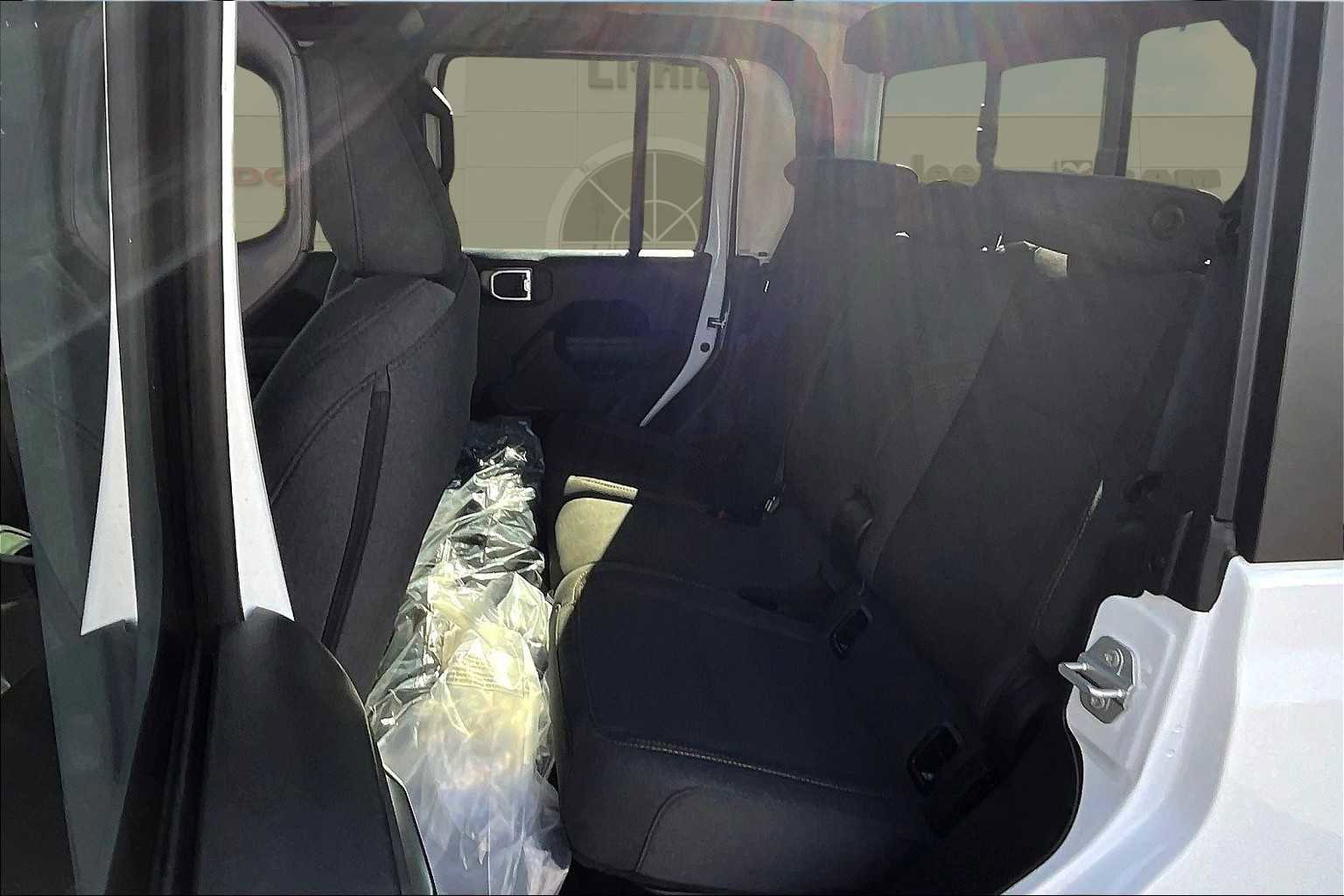 New 2025 Jeep Gladiator Sport image 13