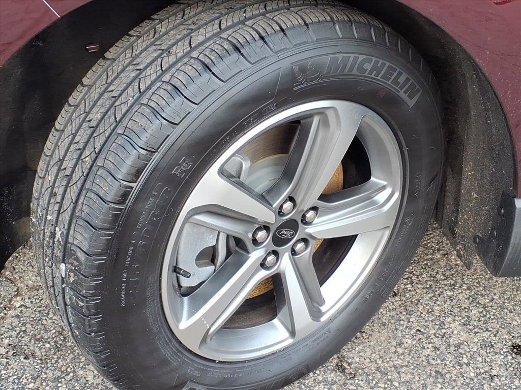 Used 2024 Ford Edge SEL w/ Convenience Package image 3