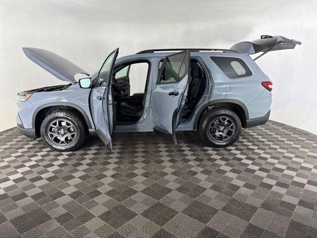 Used 2024 Honda Pilot TrailSport image 12