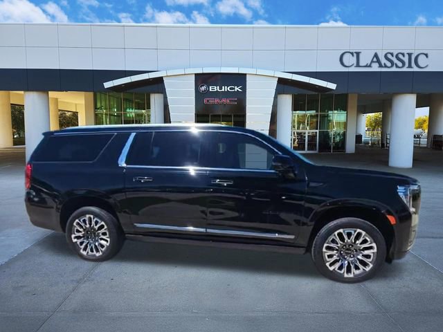 Used 2023 GMC Yukon XL Denali Ultimate image 9