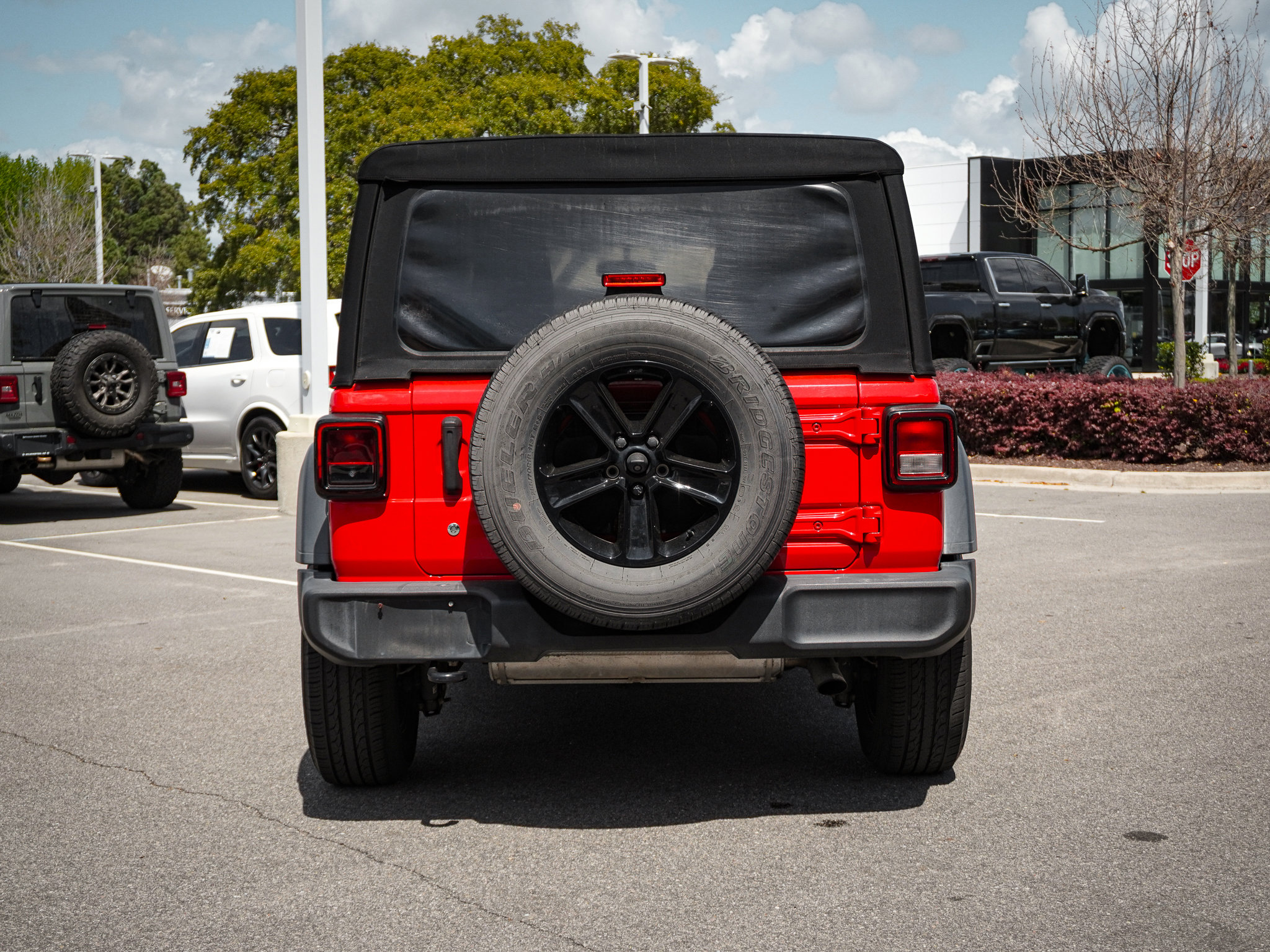 Used 2018 Jeep Wrangler Unlimited Sport S image 8